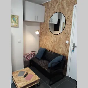 Le Pratik, Commerces Et Lac à Pied , Sévrier France